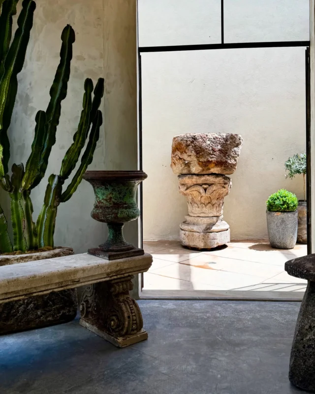 An Inspired Friday 

A N C I E N T  M O D E R N E  West Hollywood 
.
.
.
#ancientmoderne #architectural #ancient #lightiseverything #alfresco #outdoorliving #sculpture #gardendesign #indooroutdoorliving #galerie
